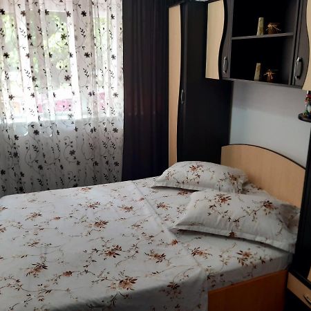 Апартаменти Apartament R&A Оршова Екстер'єр фото