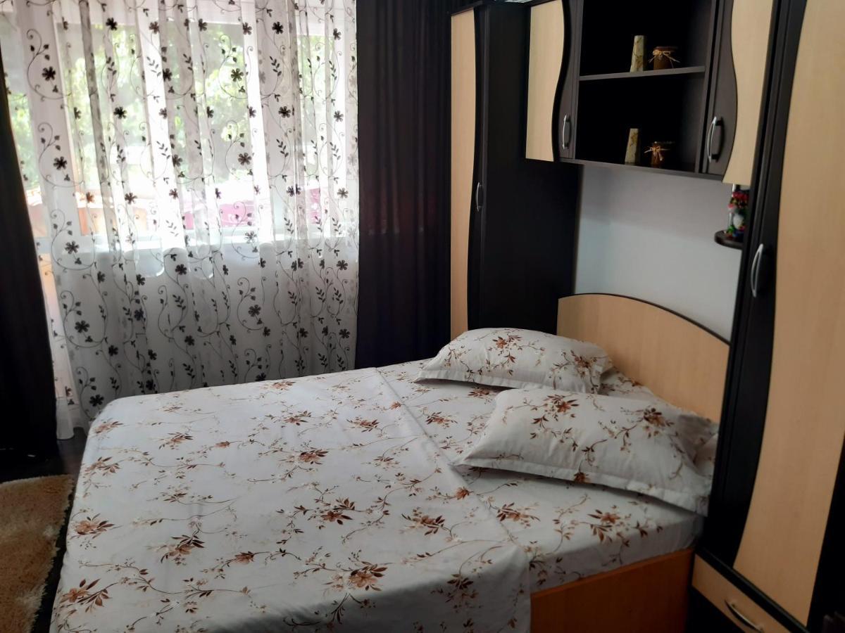 Апартаменти Apartament R&A Оршова Екстер'єр фото