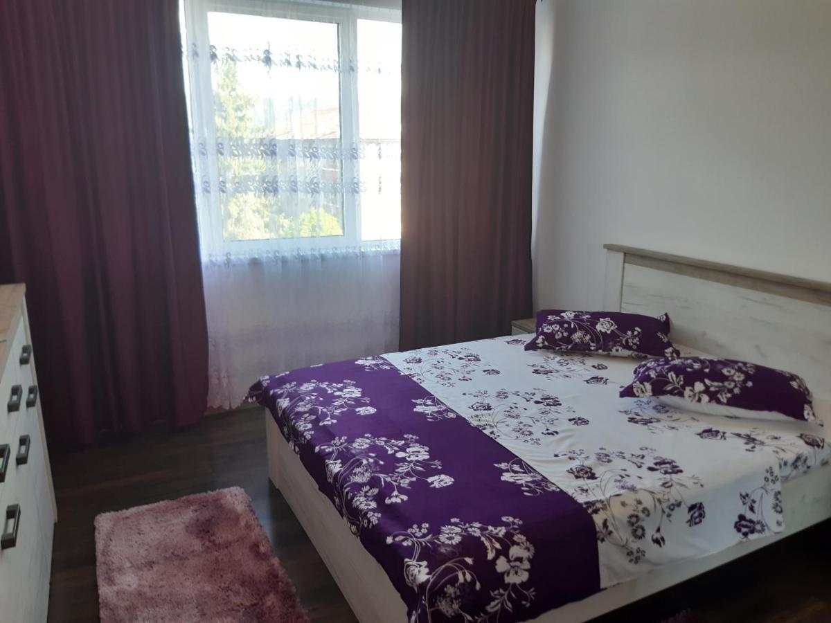 Апартаменти Apartament R&A Оршова Екстер'єр фото